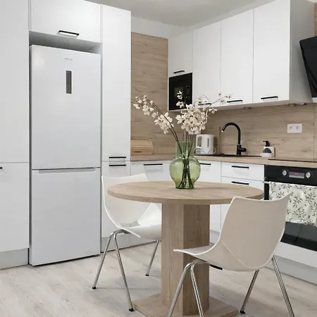 Nook I Morusa Airport