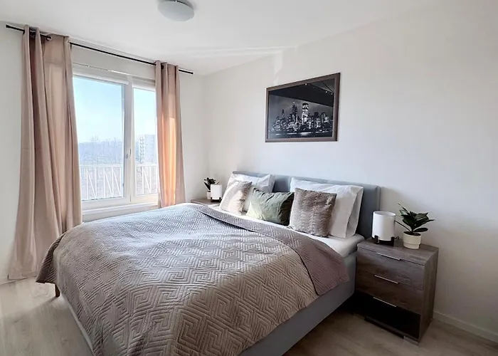 Nook I Morusa Airport *