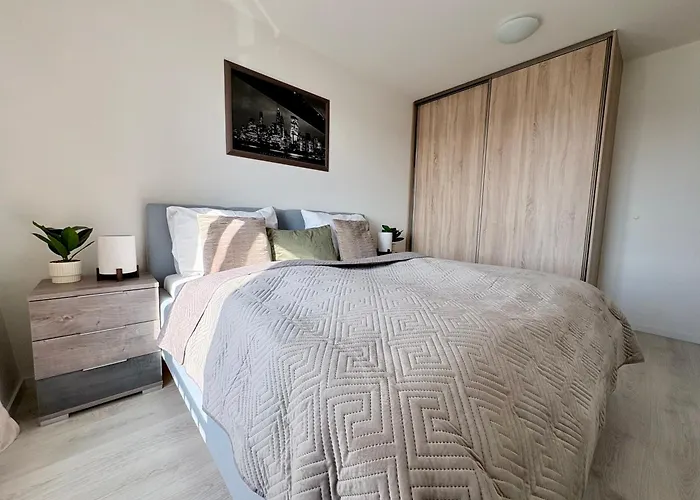 Nook I Morusa Airport *