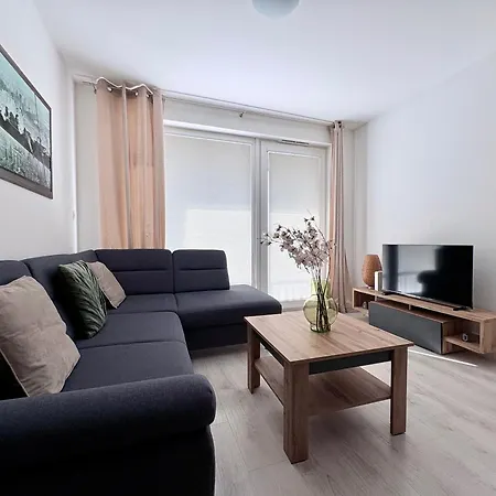 Nook I Morusa Airport Братислава