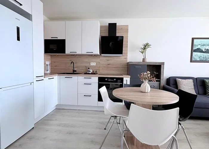 Nook I Morusa Airport Апартаменты